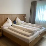 Sportpension Rubin Apartman *